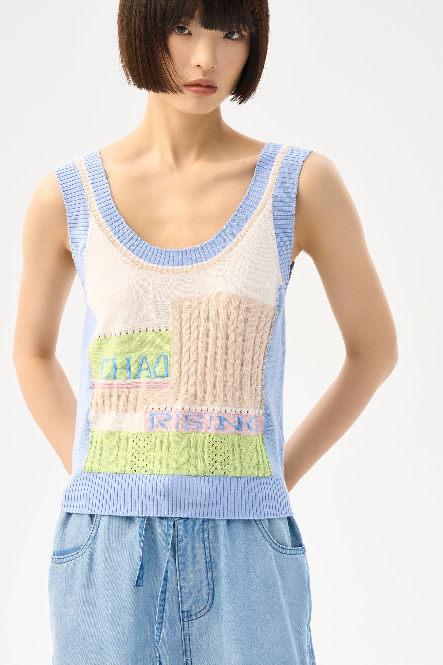 Contrast border logo wool vest
