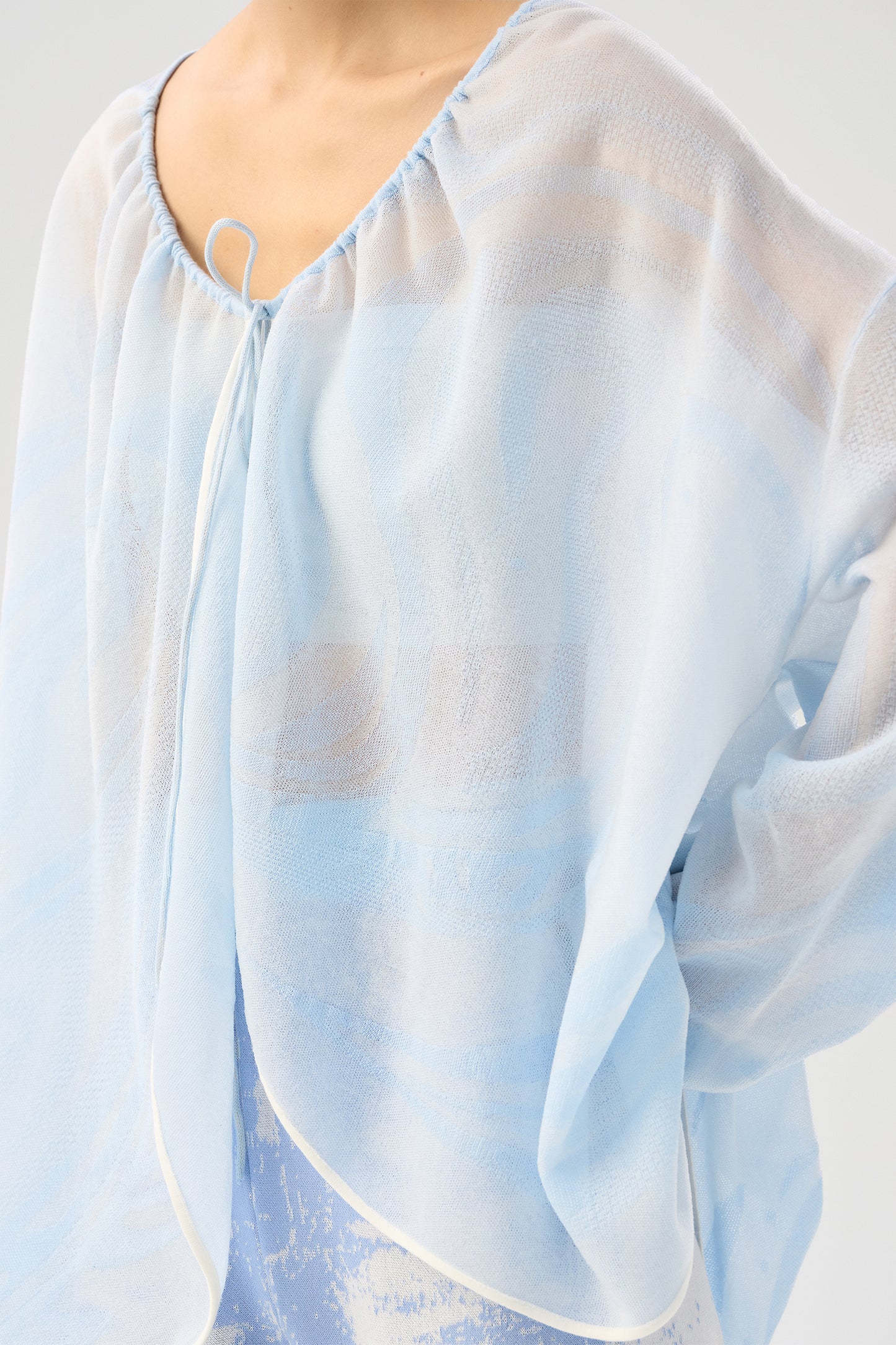 Paisley dark knit sunscreen shirt